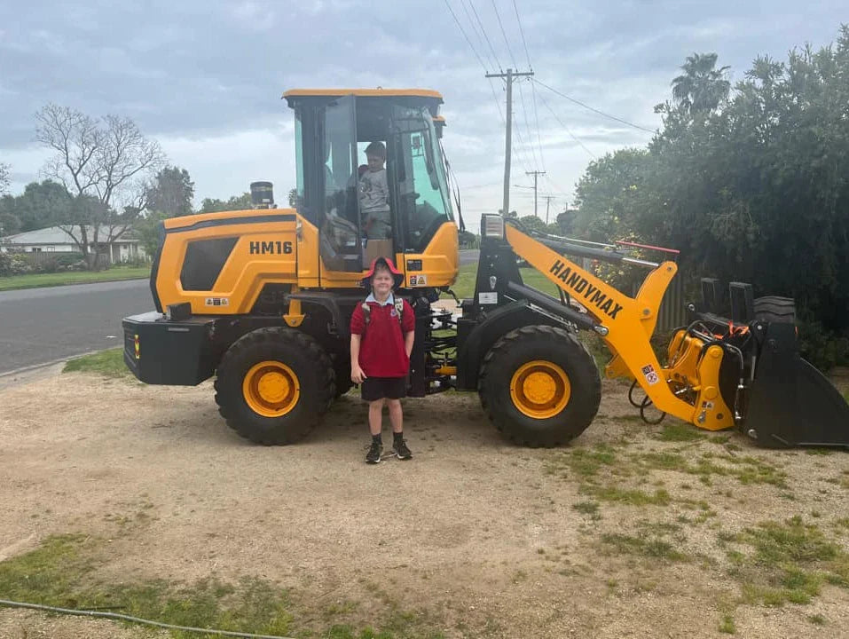 Is There Anyone Saying HANDYMAX Wheel Loader HM16?