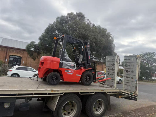 HMF25 Diesel Forklift - Ready for Heavy-Duty Operations