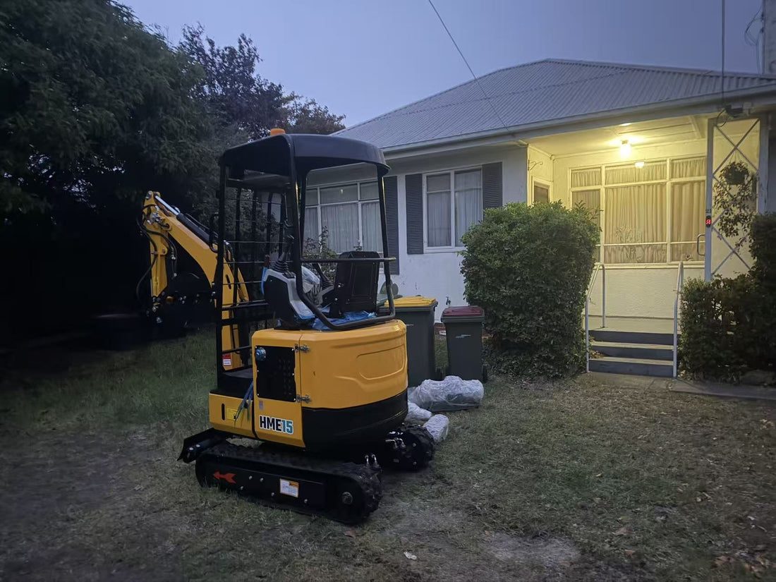 HME15 Mini Excavator for Residential Landscaping Projects