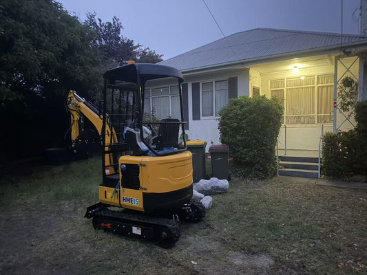 HME15 Mini Excavator for Residential Landscaping Projects