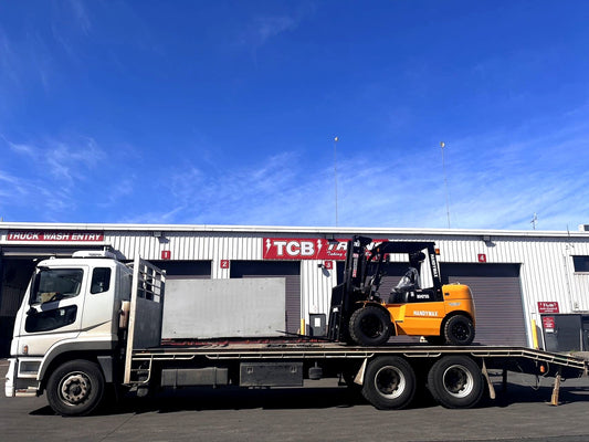 HMF55 Heavy-Duty Forklift: 5.5-Tonne Lifting Power for Industrial Operations