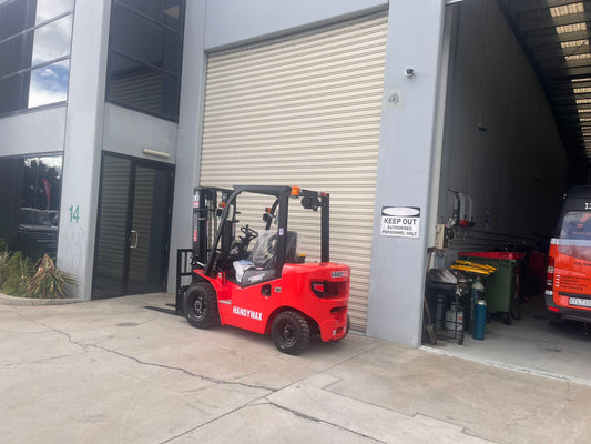 Boost Your Daily Operations with the Handymax 2.5T Diesel Forklift