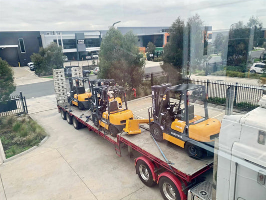 Saving on Freight Costs: The HANDYMAX Secret for Forklift Buyers