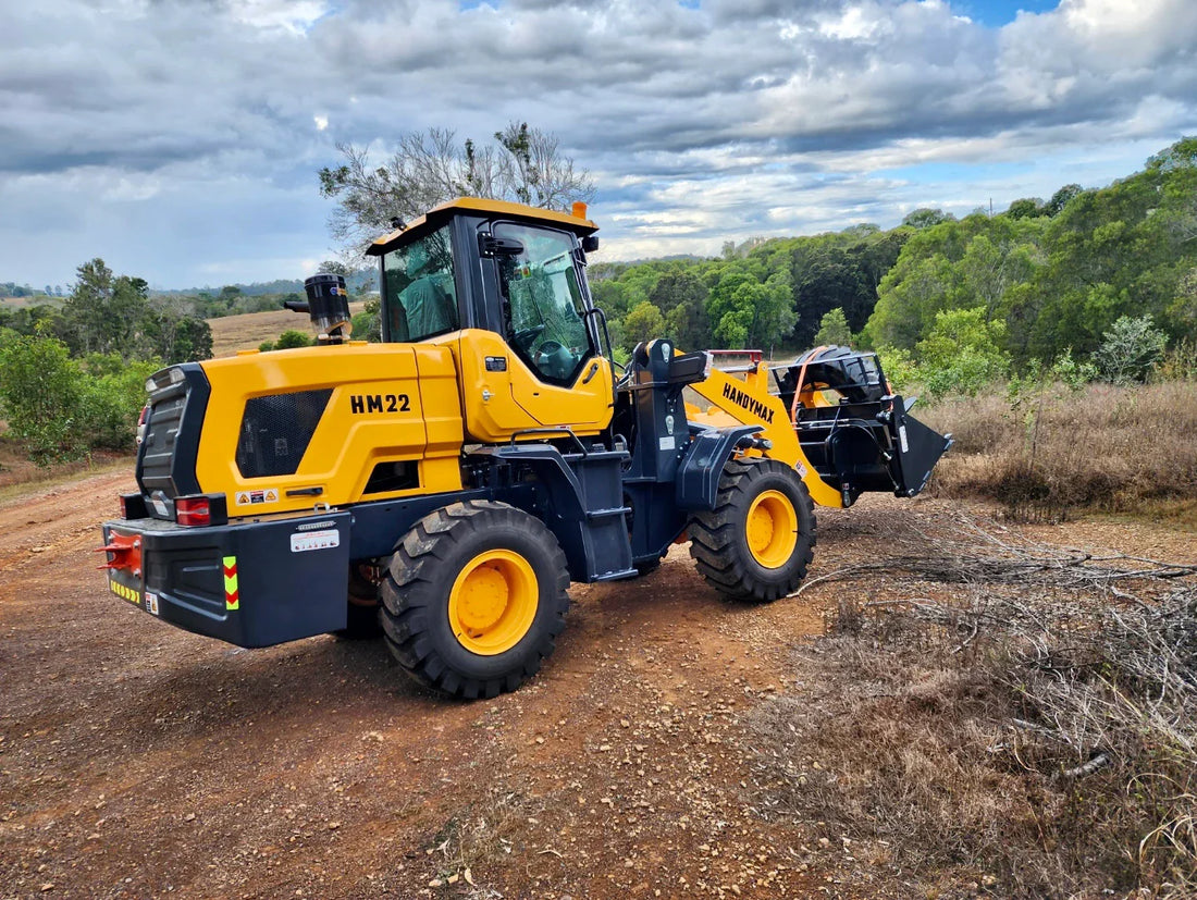 A Scenic Arrival: HANDYMAX Wheel Loader HM22 Finds Its Way to a Picturesque QLD Farm