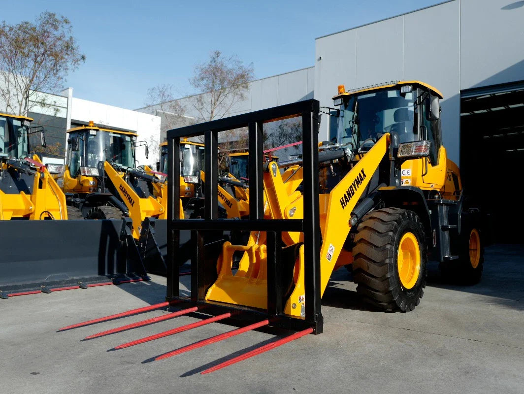 Effortless Hay Handling: The HANDYMAX Wheel Loader with Hay Fork Attachment