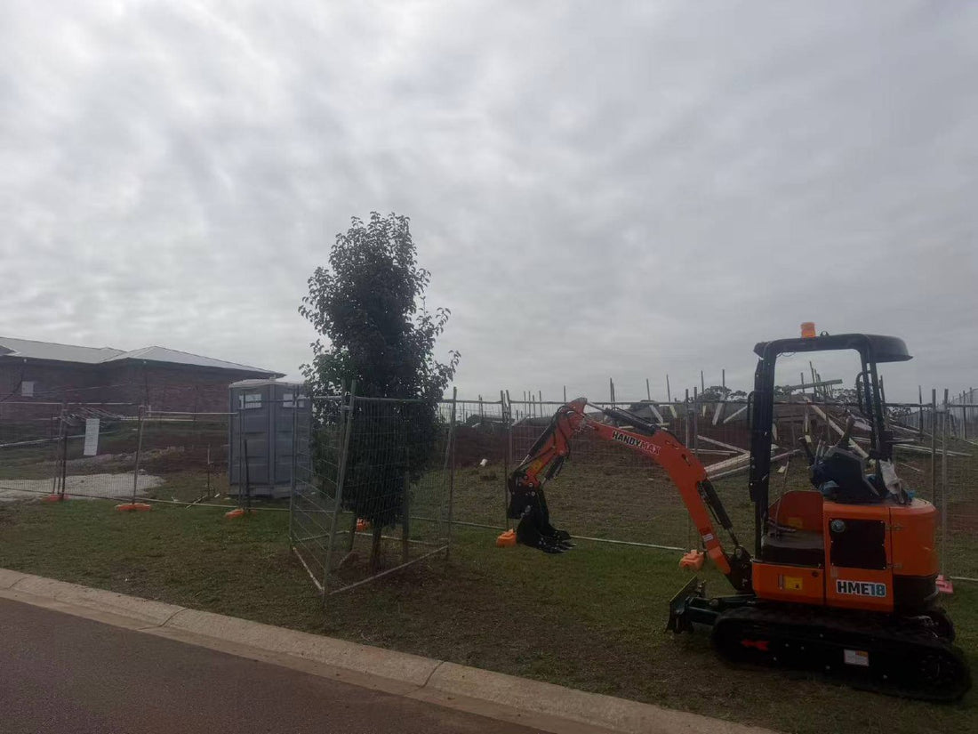 HME18 - Mini Excavator - HandyMax heavy machinery equipment