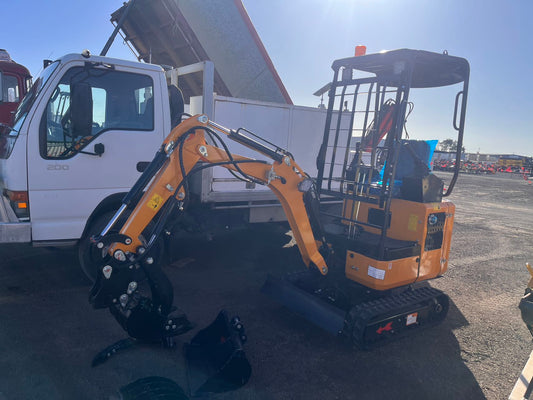 Handymax HME15 Excavator Heads to QLD Brisbane – Complete with 9 Attachments!