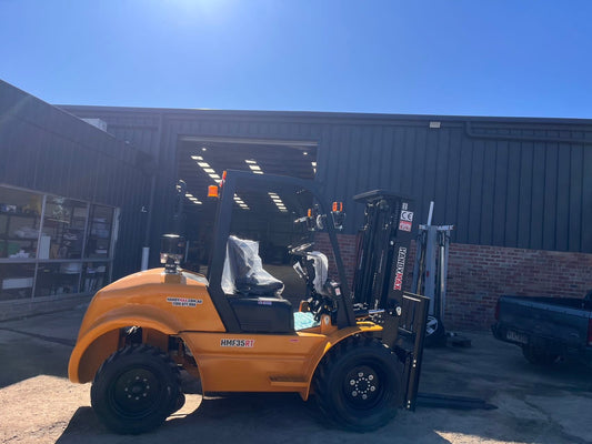 Handymax HMF35RT 2WD Forklift Delivered—Built for Tough Jobs