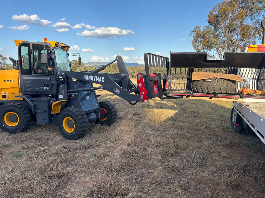 HandyMax HM18 Wheel Loader – Pallet Forks, Big Tyres, Real Work